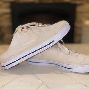 Nike Court Legacy Mules